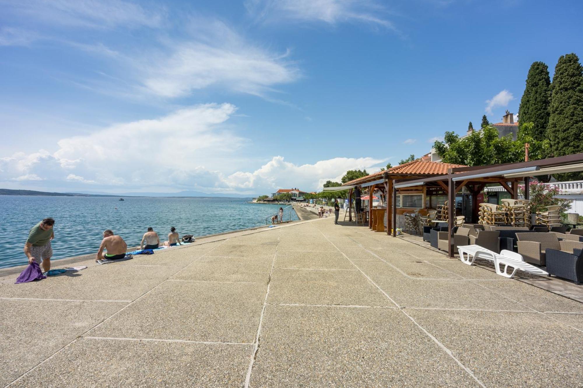 Apartments By The Sea Selce, Crikvenica - 15063 Eksteriør bilde
